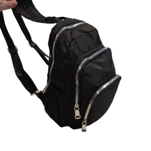 MOCHILA MÉDIA COM ZÍPER NA ALÇA